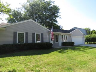 3451 Waterford Way, Island Lake, IL 60042