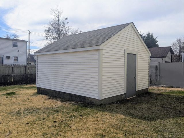 1573 9th Street, West Babylon, NY 11704