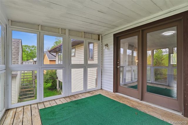 2465 Egelston Avenue, Burton, MI 48509