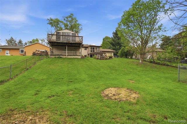 2465 Egelston Avenue, Burton, MI 48509