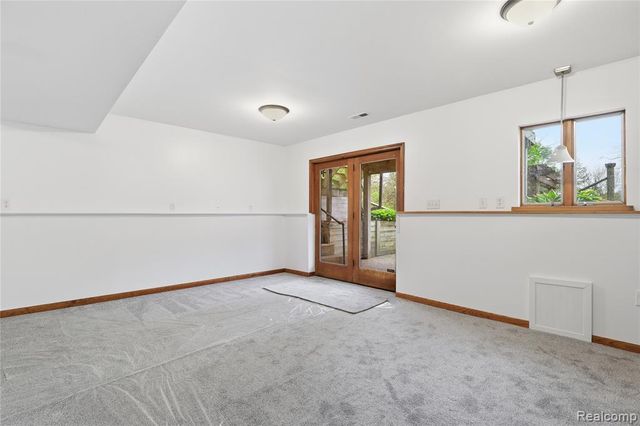 2465 Egelston Avenue, Burton, MI 48509