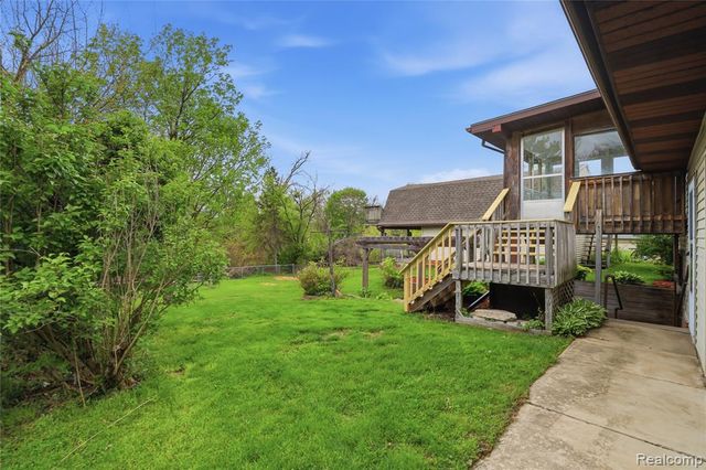 2465 Egelston Avenue, Burton, MI 48509