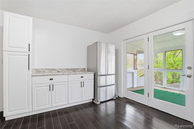 2465 Egelston Avenue, Burton, MI 48509