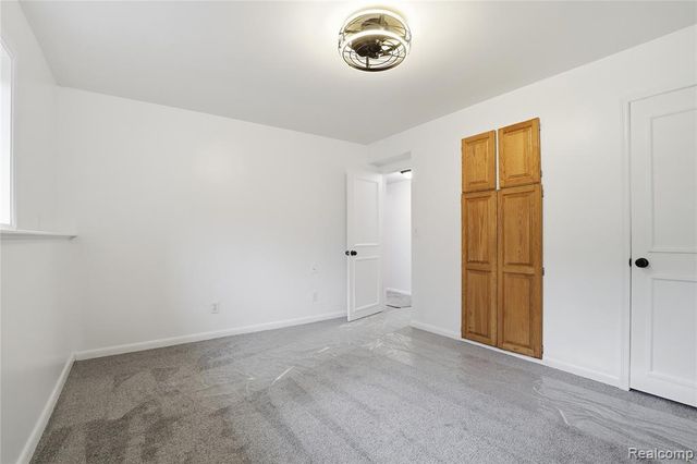 2465 Egelston Avenue, Burton, MI 48509