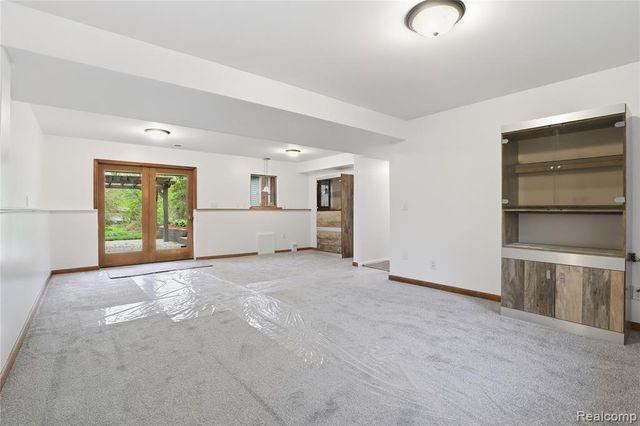 2465 Egelston Avenue, Burton, MI 48509