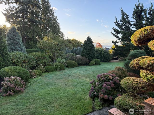 7315 51st Avenue NE, Seattle, WA 98115