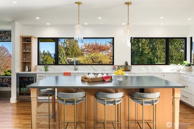 7315 51st Avenue NE, Seattle, WA 98115