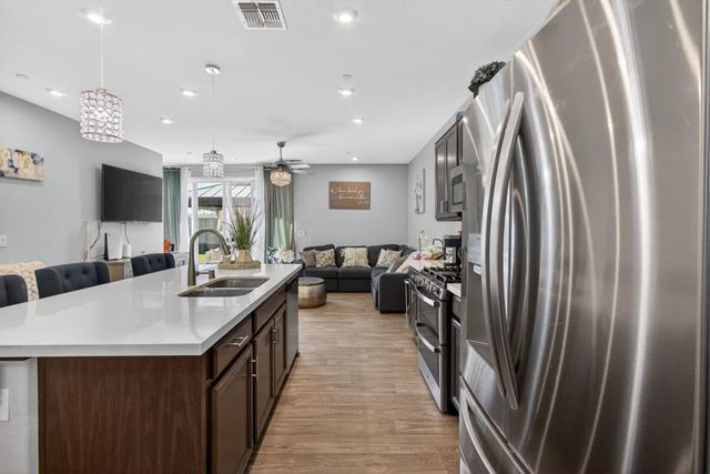 4144 Sir Barton Dr, Olivehurst, CA 95961