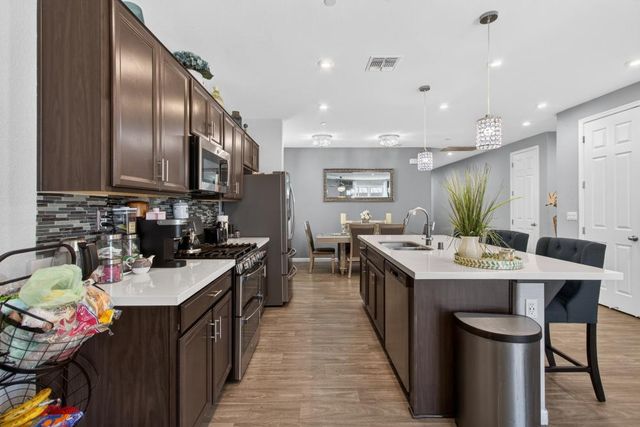 4144 Sir Barton Dr, Olivehurst, CA 95961