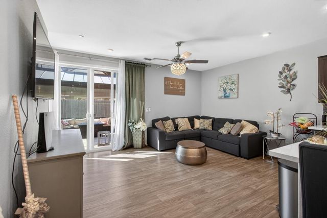 4144 Sir Barton Dr, Olivehurst, CA 95961