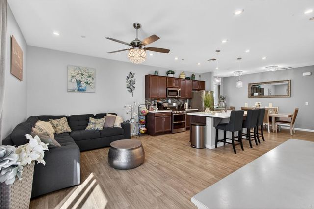 4144 Sir Barton Dr, Olivehurst, CA 95961