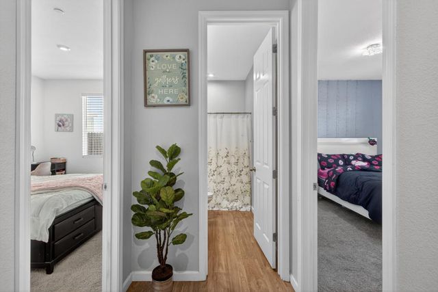 4144 Sir Barton Dr, Olivehurst, CA 95961