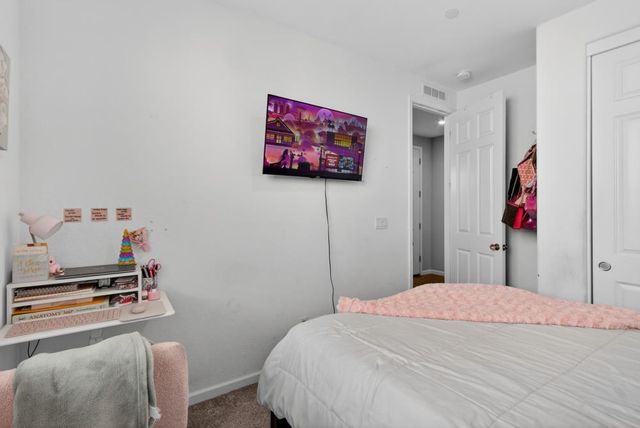 4144 Sir Barton Dr, Olivehurst, CA 95961