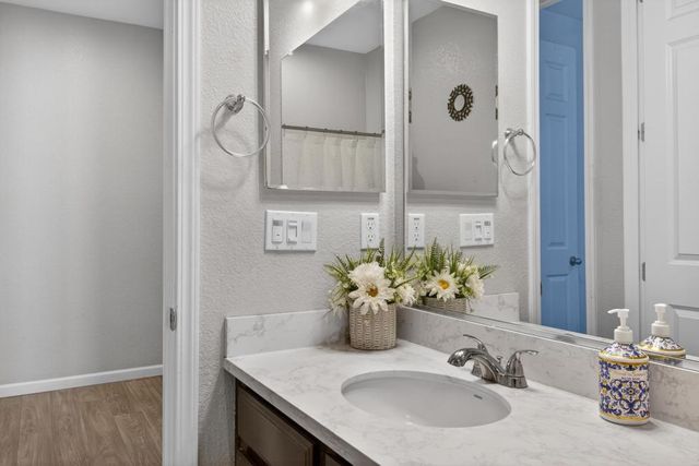 4144 Sir Barton Dr, Olivehurst, CA 95961