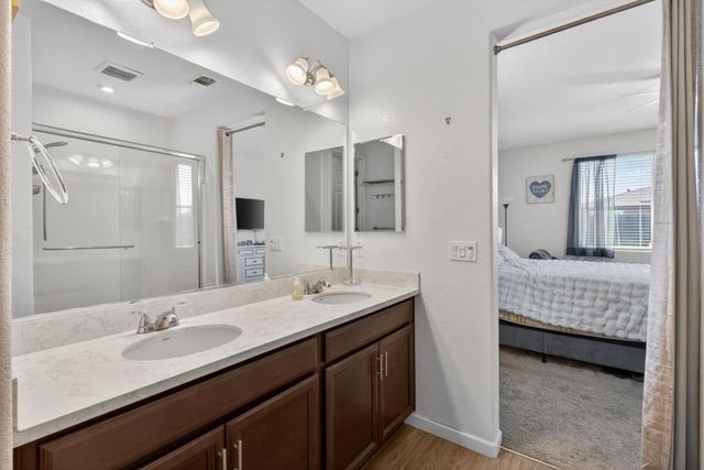 4144 Sir Barton Dr, Olivehurst, CA 95961