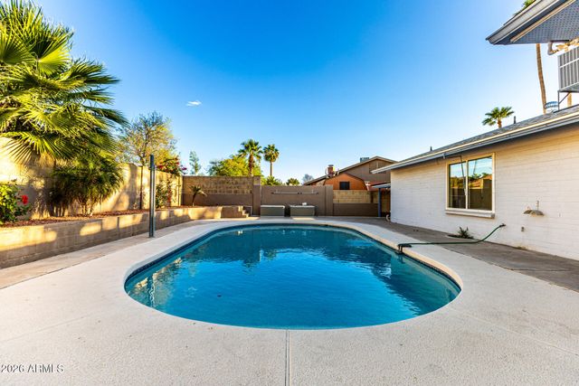 8521 N 53RD Drive, Glendale, AZ 85302