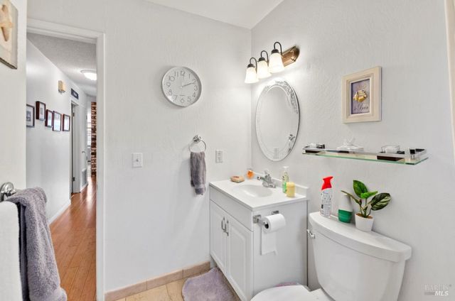 19295 Junipero Serra Dr, Sonoma, CA 95476