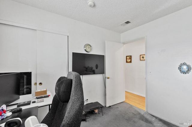 19295 Junipero Serra Dr, Sonoma, CA 95476