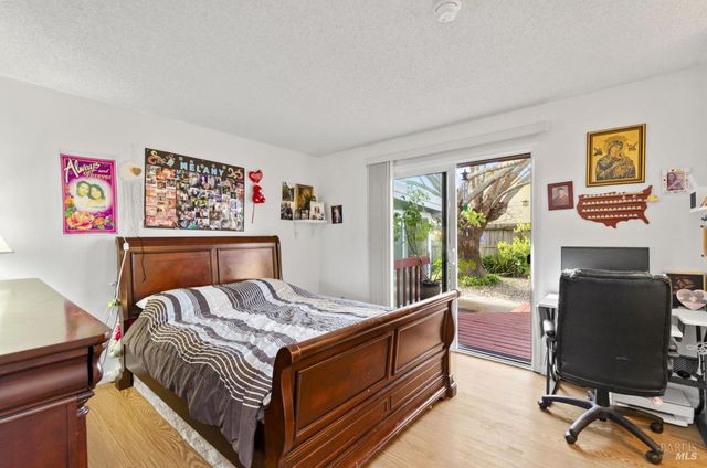 19295 Junipero Serra Dr, Sonoma, CA 95476