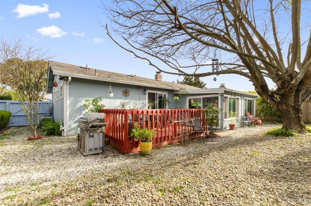 19295 Junipero Serra Dr, Sonoma, CA 95476