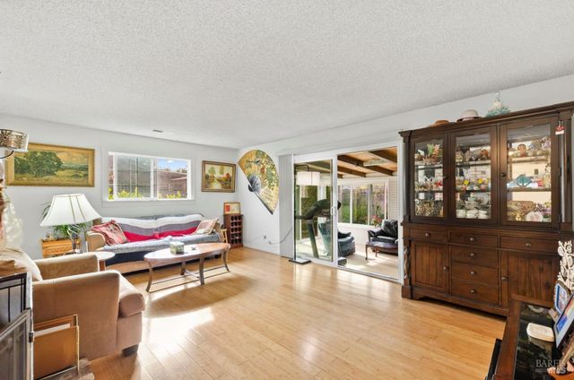 19295 Junipero Serra Dr, Sonoma, CA 95476