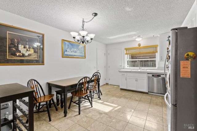 19295 Junipero Serra Dr, Sonoma, CA 95476