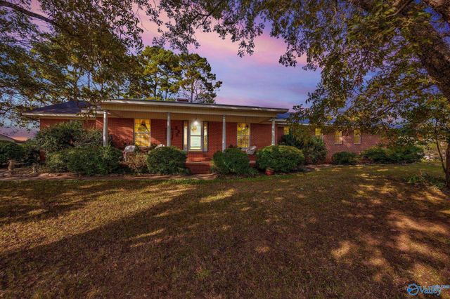 233 Sims Road SW, Decatur, AL 35603