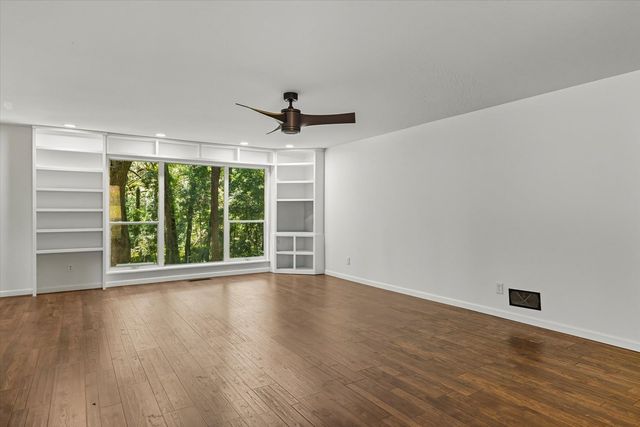 2106 Great Oak Drive, Tallahassee, FL 32303