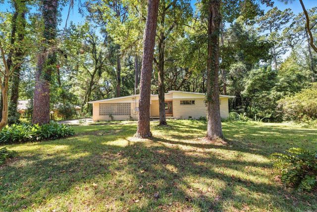 2106 Great Oak Drive, Tallahassee, FL 32303