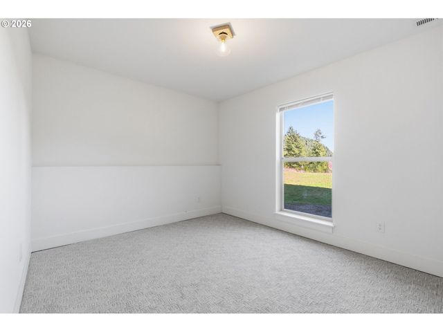 43508 Ne YALE BRIDGE Rd, Amboy, WA 98601