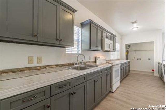 2407 S New Braunfels, San Antonio, TX 78210