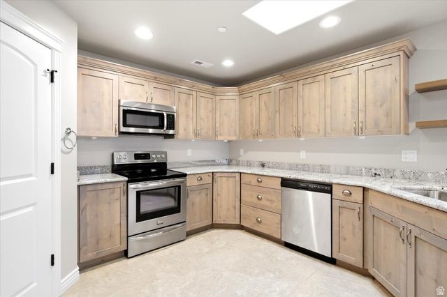 2195 E 1075 N, Layton, UT 84040