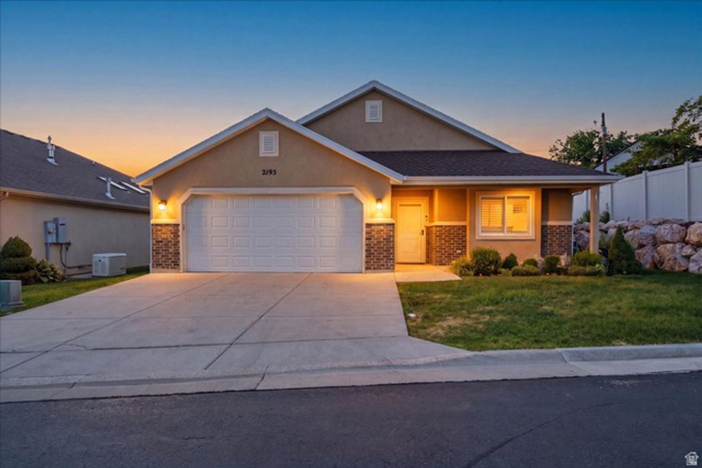 2195 E 1075 N, Layton, UT 84040