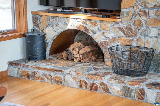 327 CRAWFORDS EDGE, Roseland, VA 22967