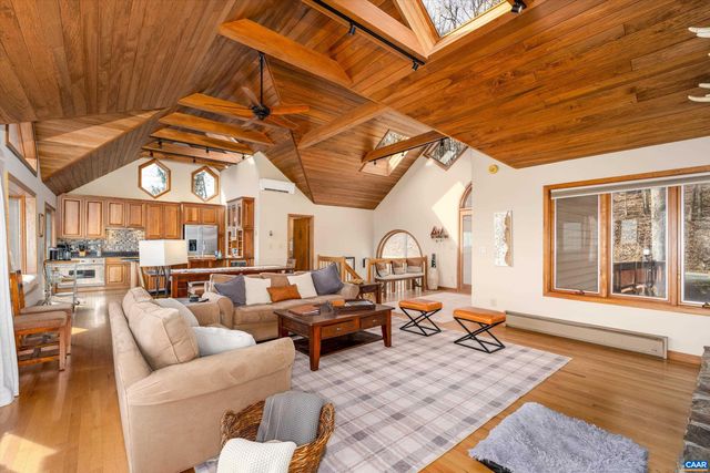 327 CRAWFORDS EDGE, Roseland, VA 22967
