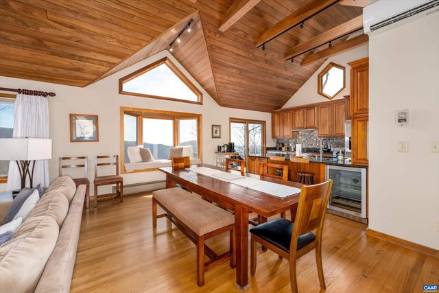 327 CRAWFORDS EDGE, Roseland, VA 22967