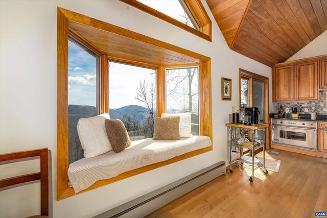 327 CRAWFORDS EDGE, Roseland, VA 22967