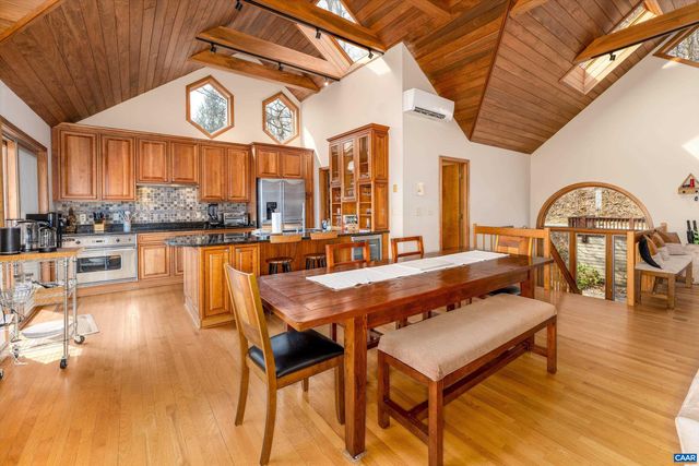327 CRAWFORDS EDGE, Roseland, VA 22967