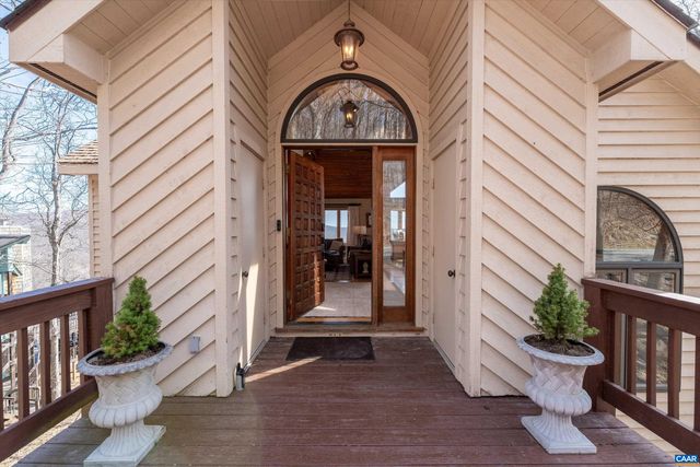 327 CRAWFORDS EDGE, Roseland, VA 22967