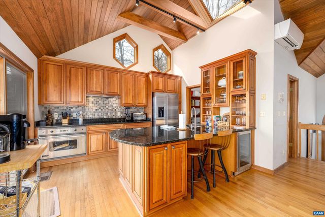 327 CRAWFORDS EDGE, Roseland, VA 22967
