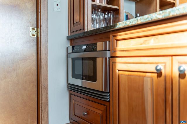 327 CRAWFORDS EDGE, Roseland, VA 22967