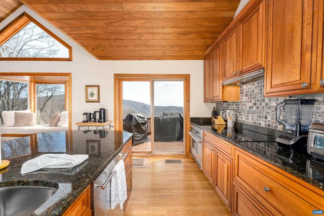 327 CRAWFORDS EDGE, Roseland, VA 22967