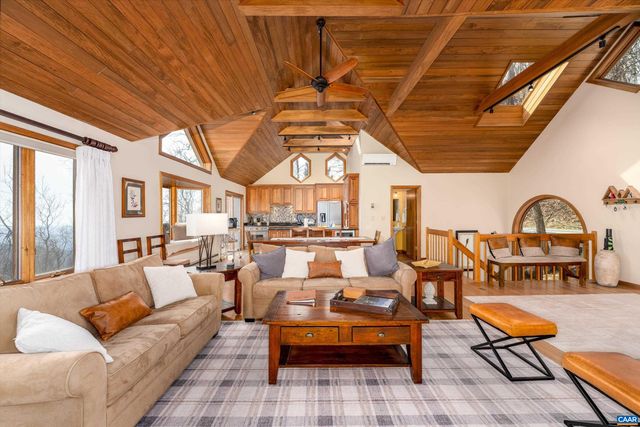 327 CRAWFORDS EDGE, Roseland, VA 22967