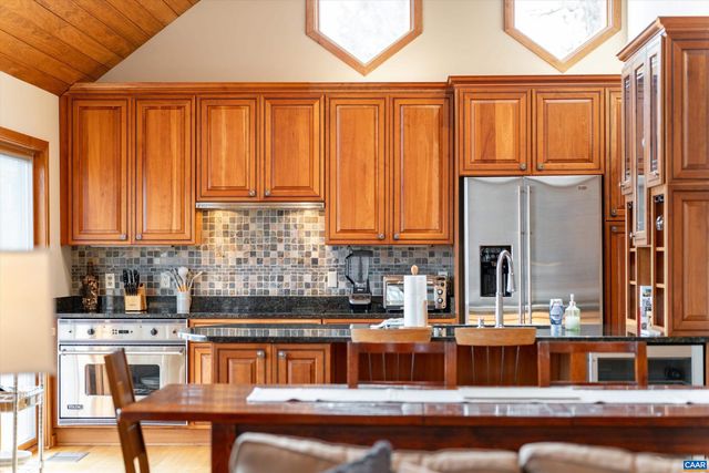 327 CRAWFORDS EDGE, Roseland, VA 22967