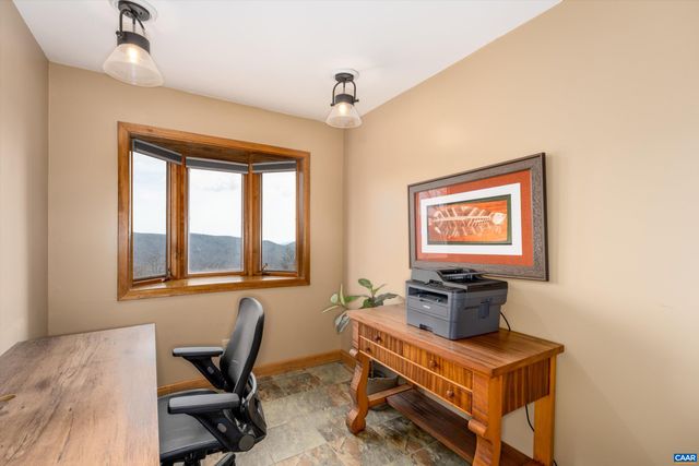 327 CRAWFORDS EDGE, Roseland, VA 22967