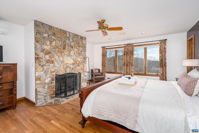 327 CRAWFORDS EDGE, Roseland, VA 22967