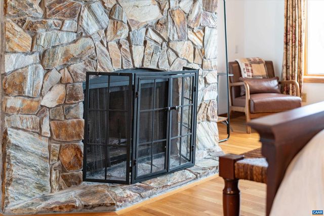 327 CRAWFORDS EDGE, Roseland, VA 22967