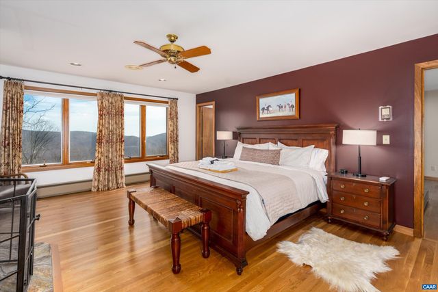 327 CRAWFORDS EDGE, Roseland, VA 22967