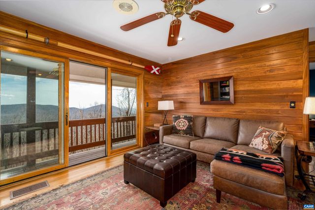 327 CRAWFORDS EDGE, Roseland, VA 22967