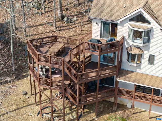 327 CRAWFORDS EDGE, Roseland, VA 22967